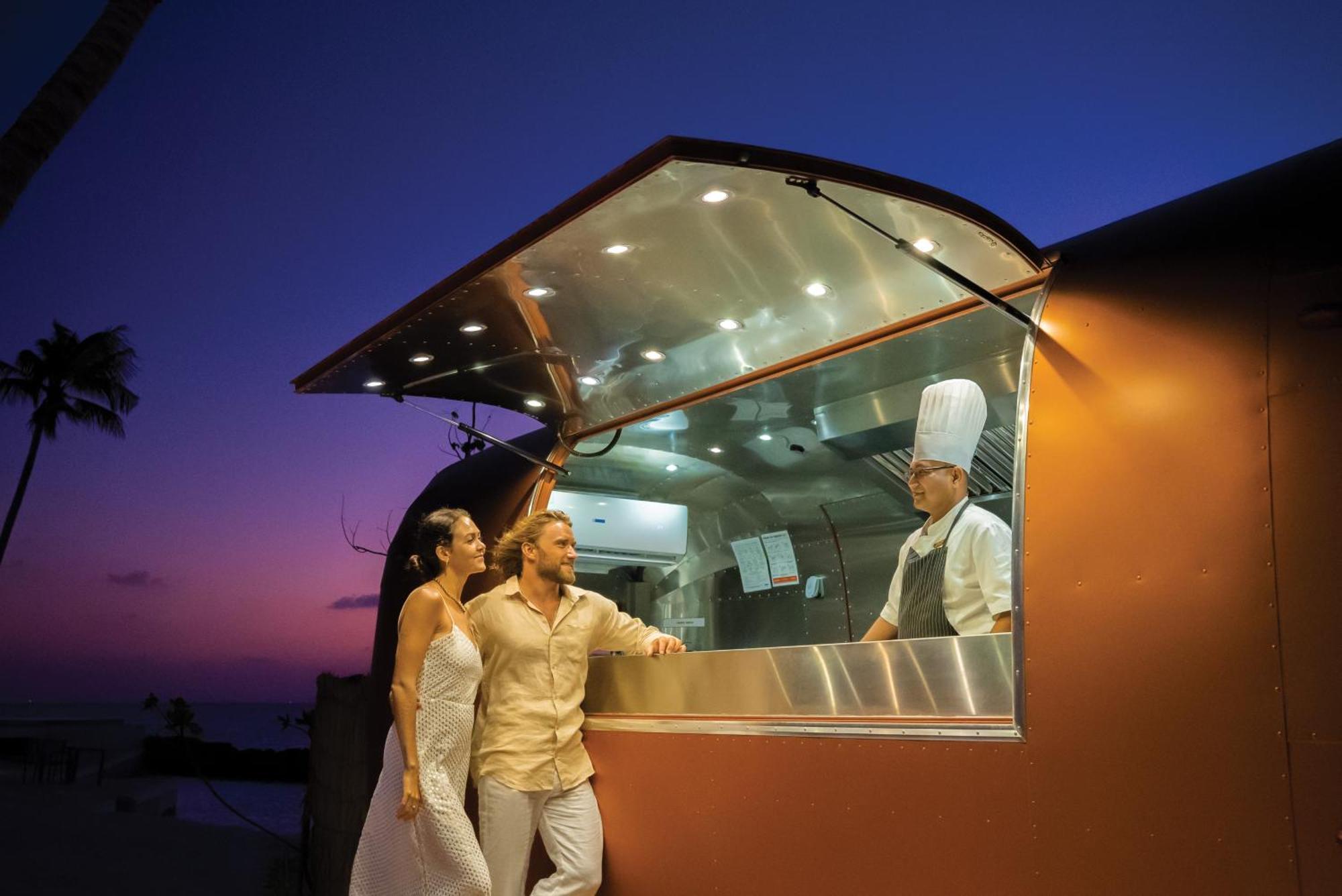 Hotel Oblu Xperience Ailafushi Malé Esterno foto